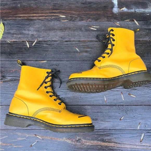 Dr. Martens Yellow Combat Boots with Smiley Face - Picture 7 of 8